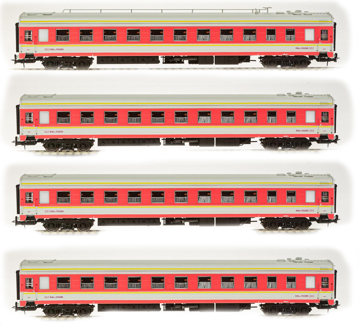 Heris 17090: Passenger car Set TsMV Ammendorf China, 4 pcs